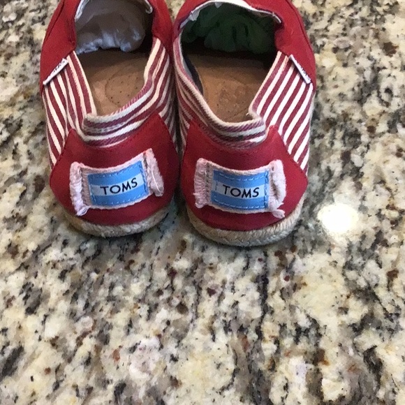 Tom’s women’s Classic University rope espadrille, red and white canvas, size 8 - Picture 3 of 7